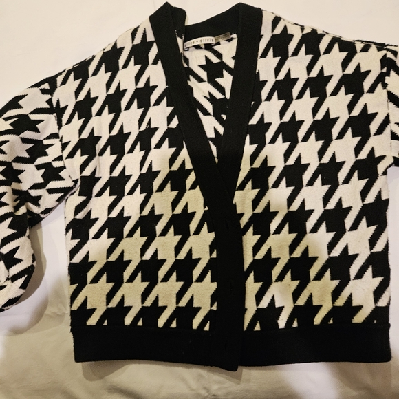 Sweater - Picture 2 of 3